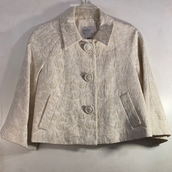 Stunning Emma James Petite Metallic Blazer, Size: 4P, & Color: Cream/Light Gold - Picture 2 of 16